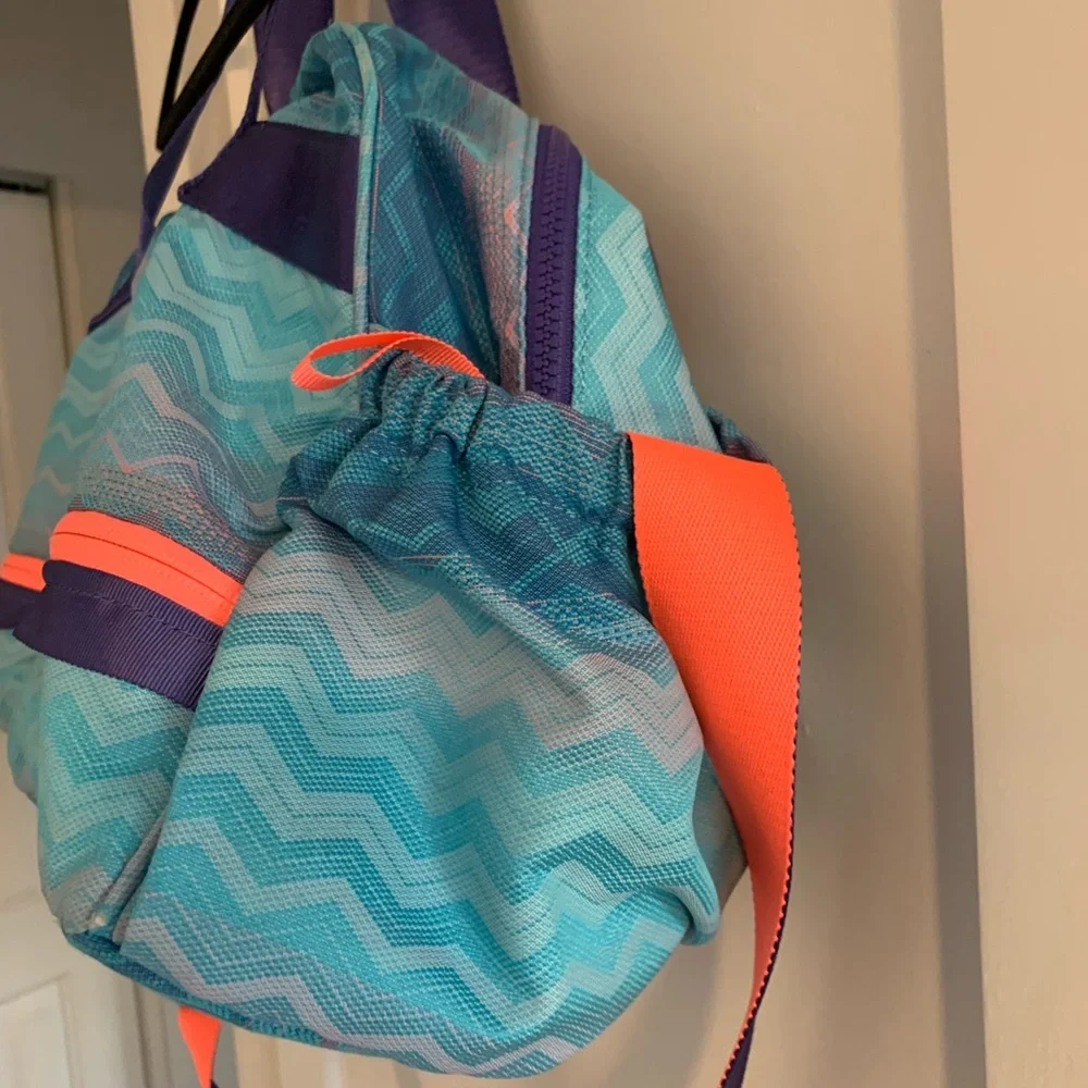 Ivivva Travel Sport Bag fun colors - Picture 3 of 4